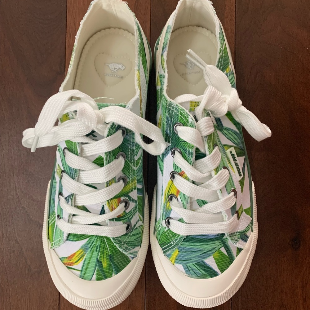 Rocket Dog Jazzin Palm Print Sneaker